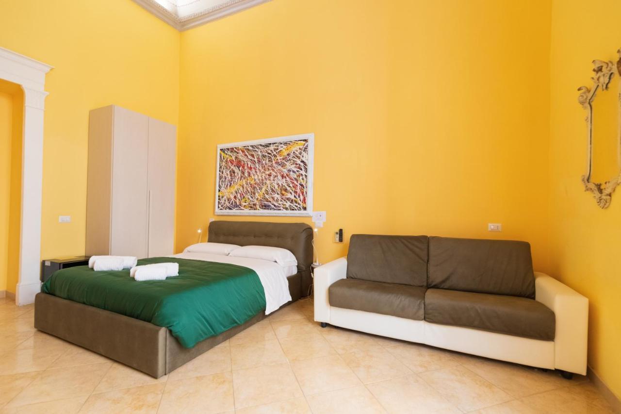 Suites Trinita In Toledo Street Naples Exterior photo
