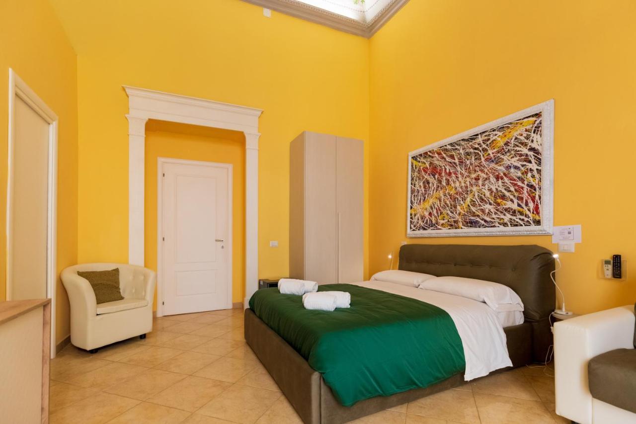 Suites Trinita In Toledo Street Naples Exterior photo