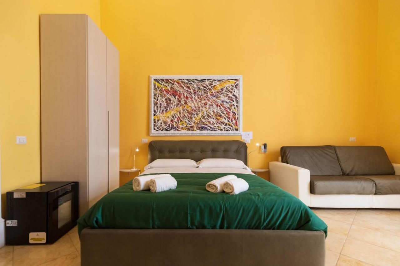 Suites Trinita In Toledo Street Naples Exterior photo