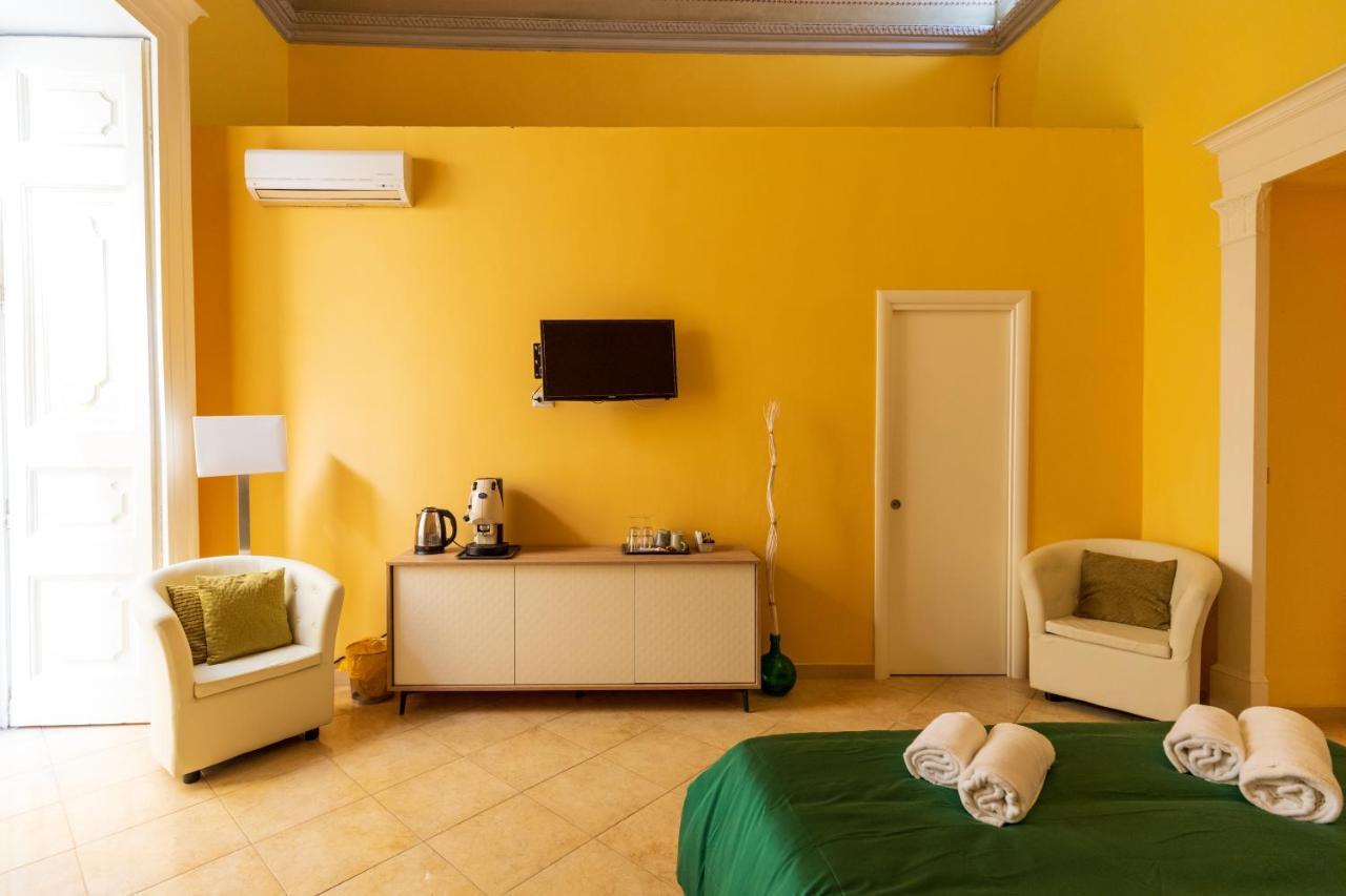 Suites Trinita In Toledo Street Naples Exterior photo