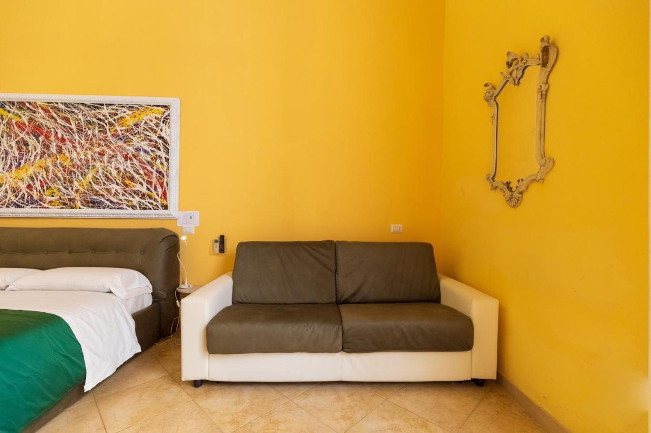 Suites Trinita In Toledo Street Naples Exterior photo
