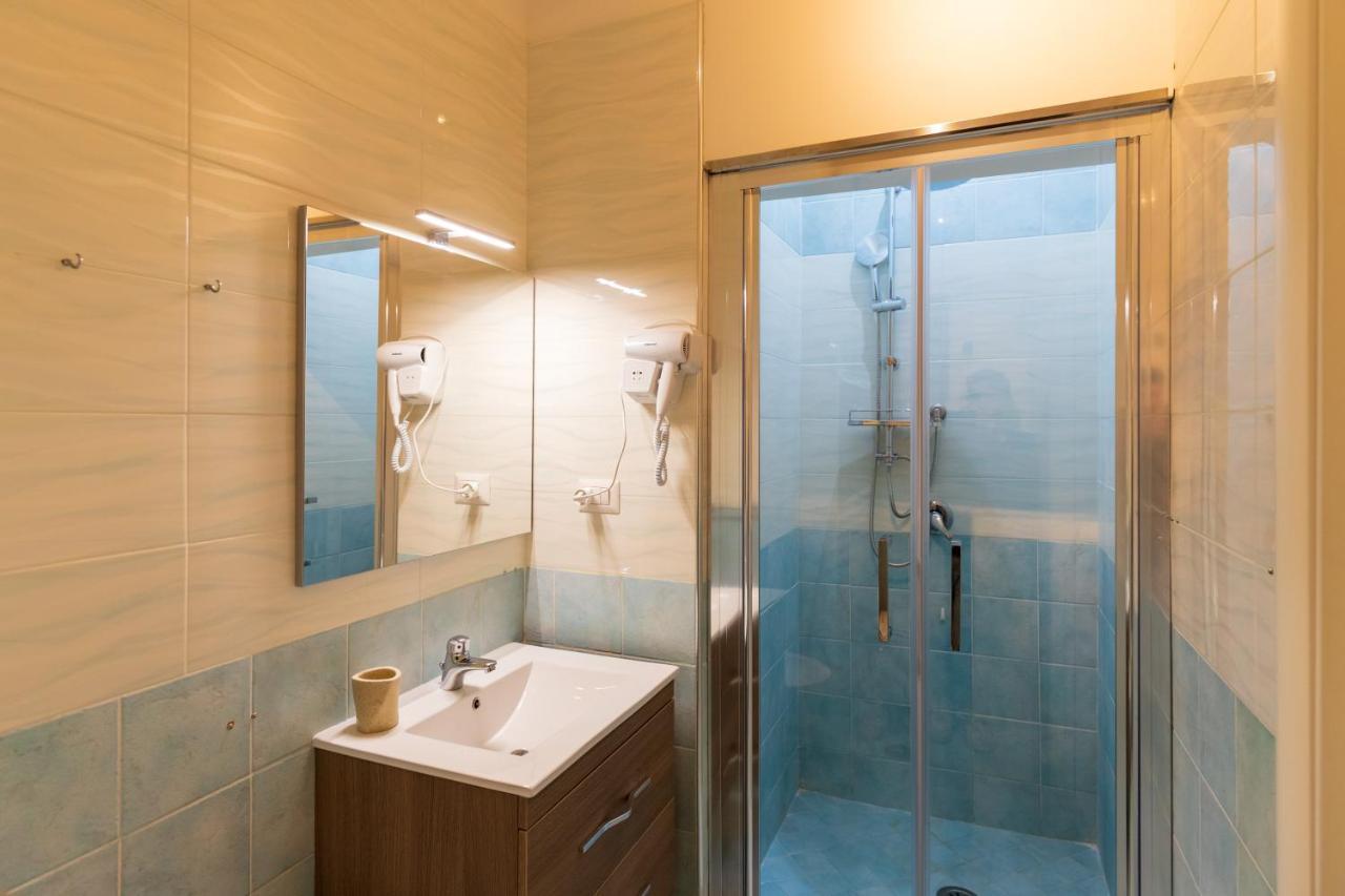 Suites Trinita In Toledo Street Naples Exterior photo