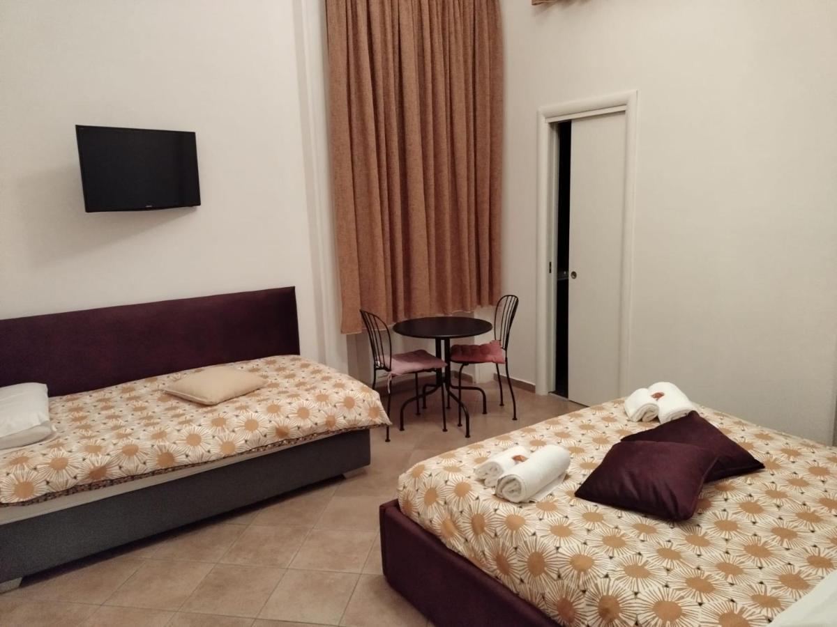 Suites Trinita In Toledo Street Naples Exterior photo