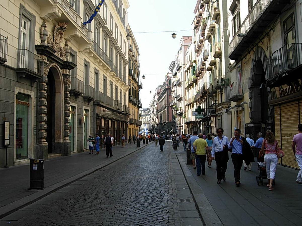 Suites Trinita In Toledo Street Naples Exterior photo